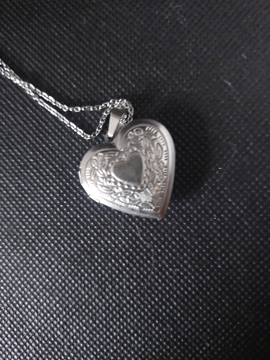 NECKLACE - Locket