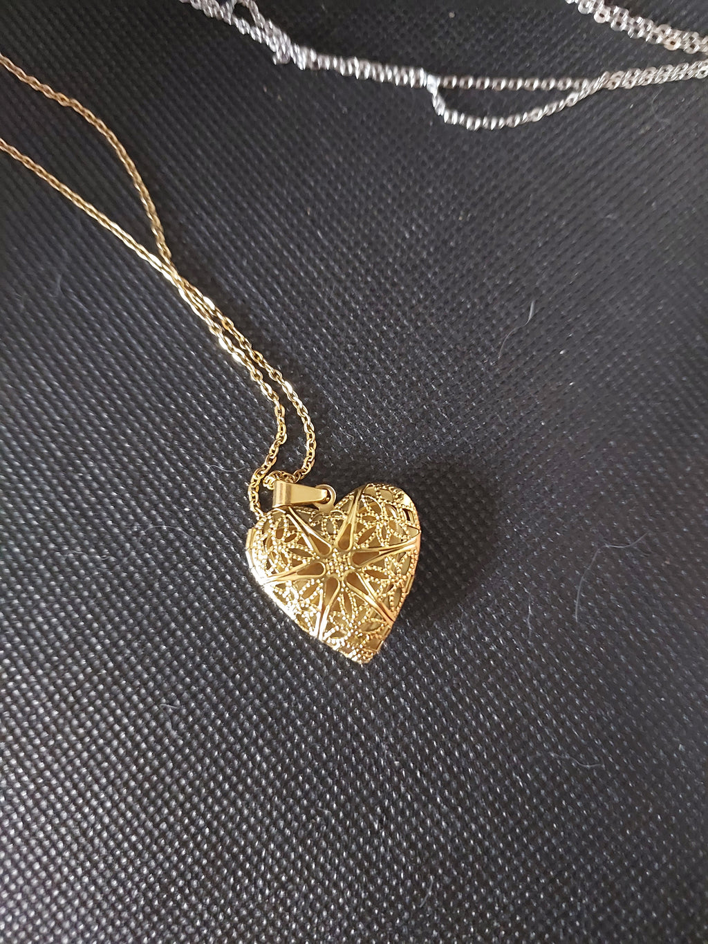 NECKLACE - Locket