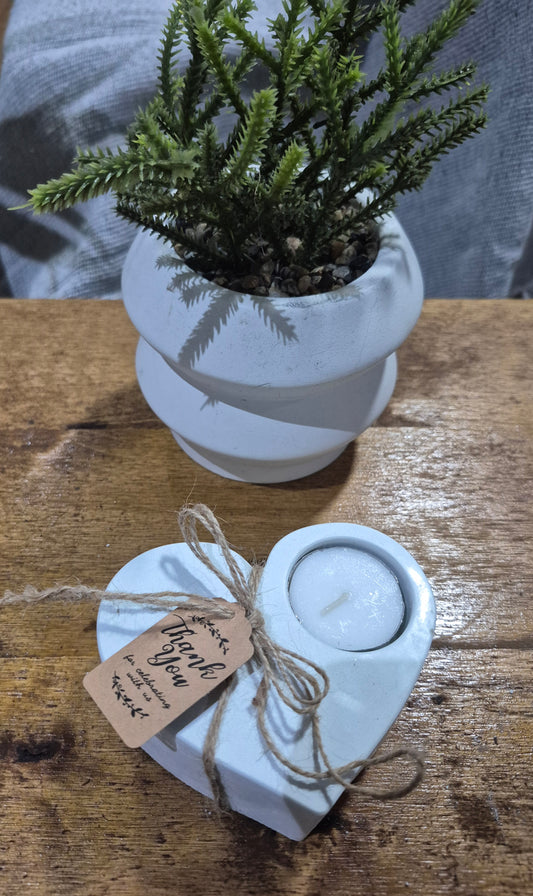 CANDLE - HEART SHAPE TEA LIGHT HOLDER