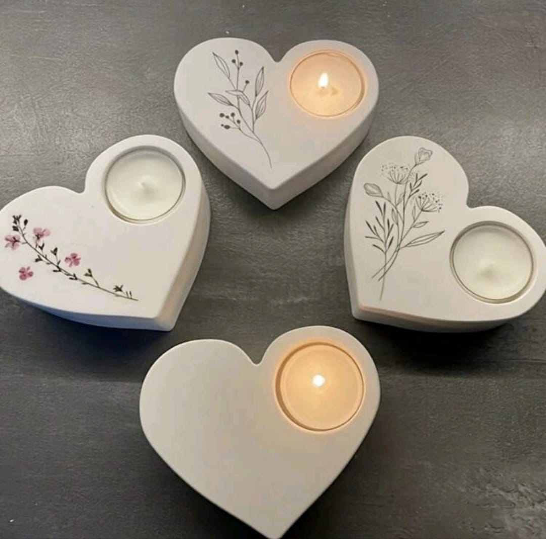 CANDLE - HEART SHAPE TEA LIGHT HOLDER