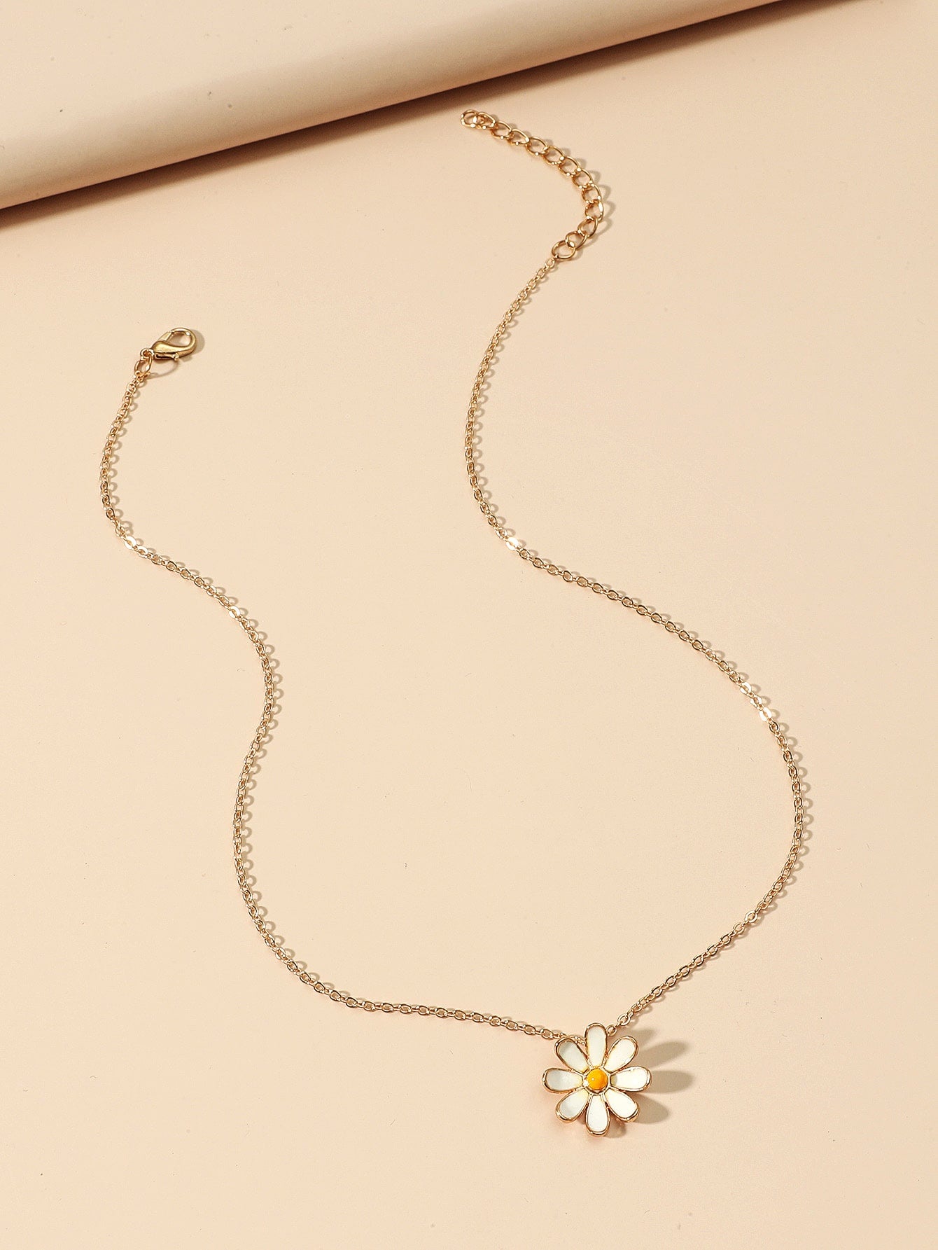 NECKLACE - Flower charm